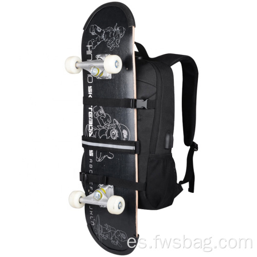 Mochila de skateboard con correas auriculares USB